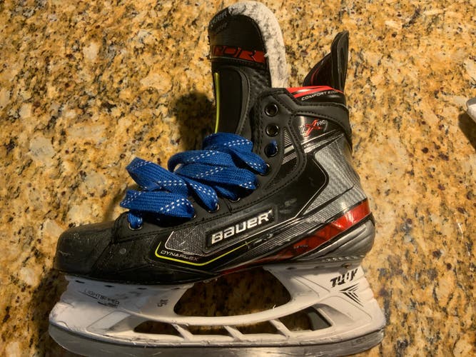 Senior Used Bauer Vapor 2X Pro Hockey Skates Regular Width Size 8.5