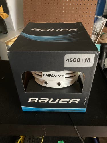 New Medium Bauer  4500 Helmet