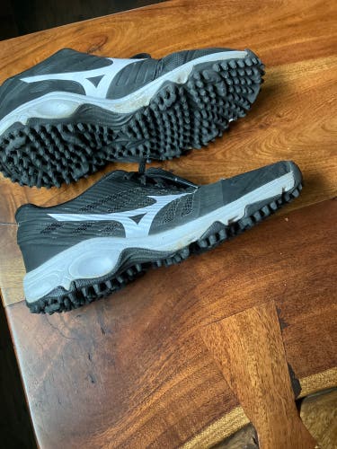 Black Men's Size 9.0 (Women's 10) Mizuno Shoes