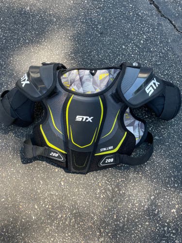 STX Stallion 200 Lacrosse shoulder pads Size Medium