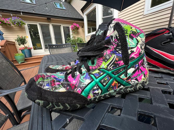 ASICS Aggressor 2 Graffitis