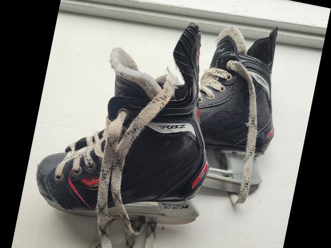 Youth Used CCM RBZ Hockey Skates Regular Width Size 11