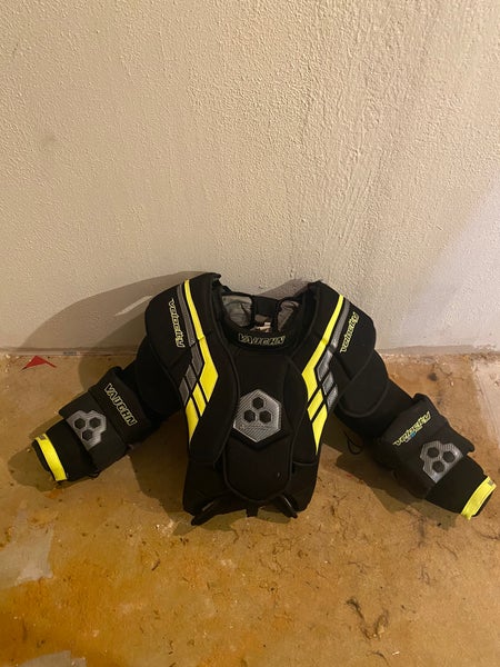 Used Small Vaughn VE8 Pro Carbon Goalie Chest Protector