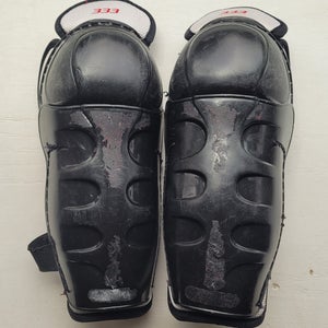 Used Easton 333 Shin Pads