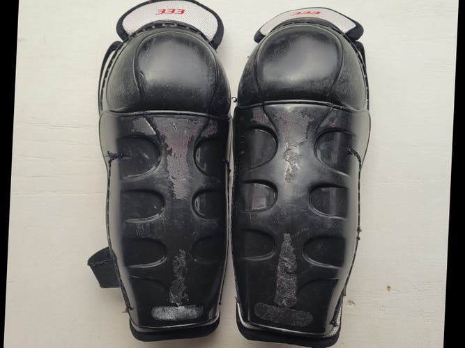 Used Easton 333 Shin Pads