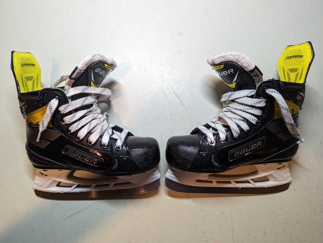 Used Bauer Supreme 3s Pro Hockey Skates Youth Size 12.5 D Good Condition