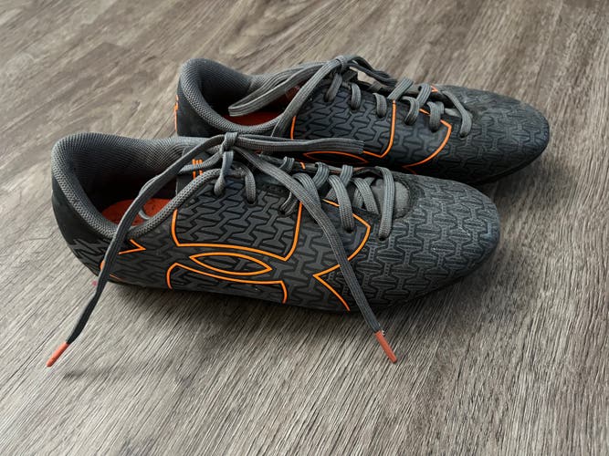 Under Armour Force Youth Size 2 Soccer Cleats
