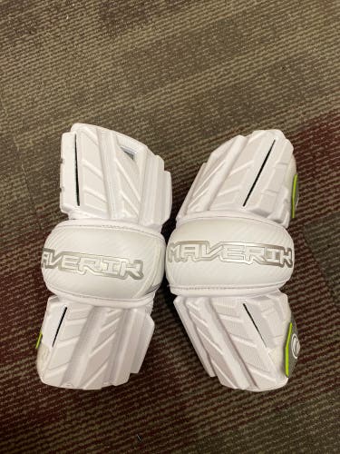 New Large Maverik Max Arm Pads