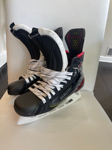 New Bauer Regular Width Pro Stock Size 7 Vapor 2X Pro Hockey Skates