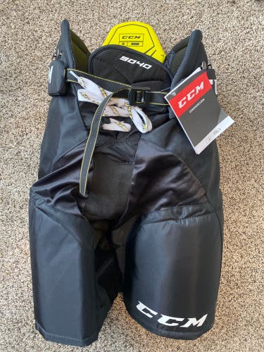 *BRAND NEW* Senior Medium CCM Tacks 9040 Hockey Pants