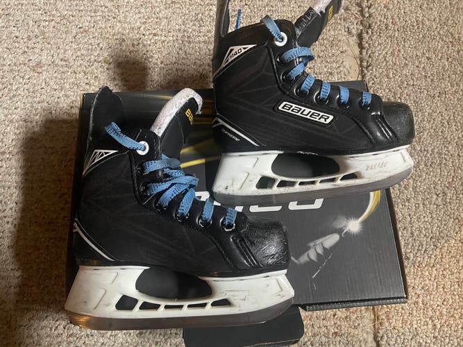 Bauer Regular Width Size 11 Supreme S140 Hockey Skates