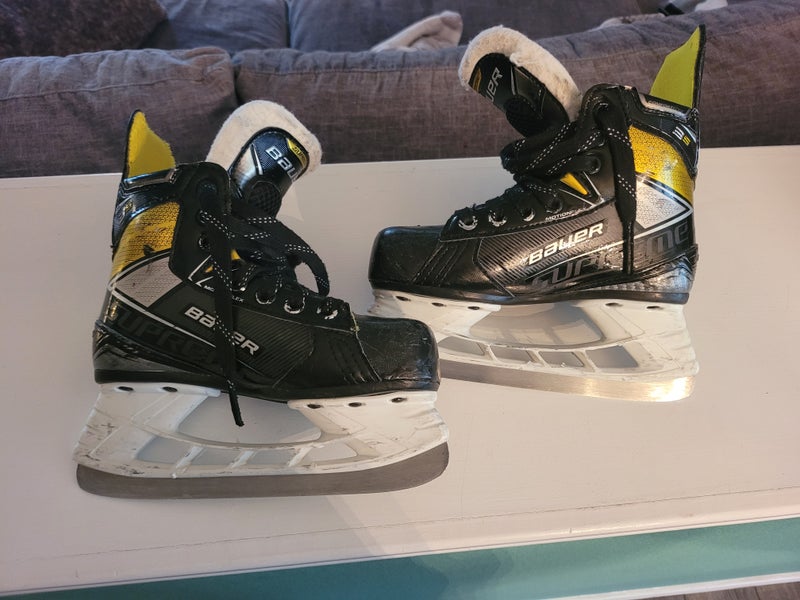 Youth Used Bauer Supreme 3S Hockey Skates Regular Width Size 13