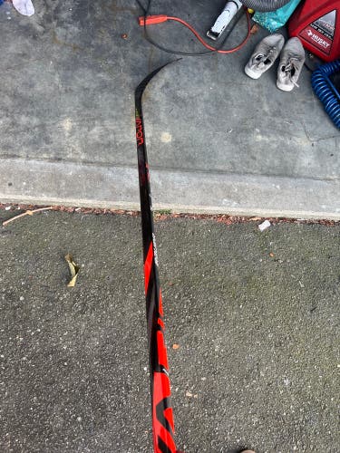 Senior Left Hand P92 Pro Stock Vapor Flylite League Hockey Stick