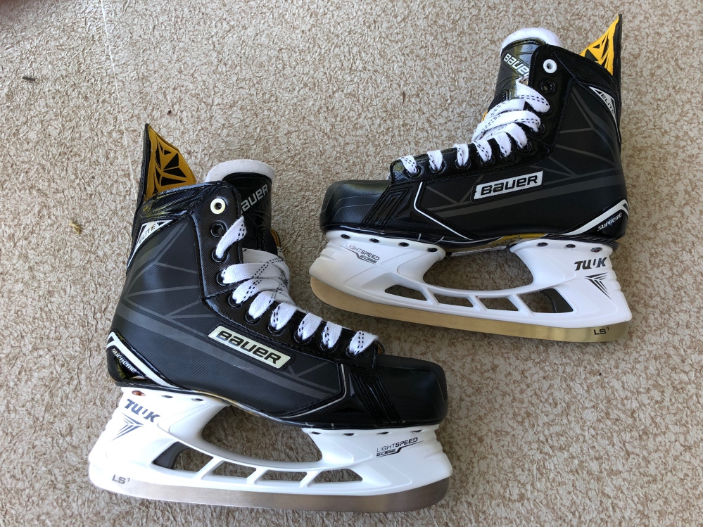 New Bauer Supreme elite Hockey Skates Regular Width Size 7.5