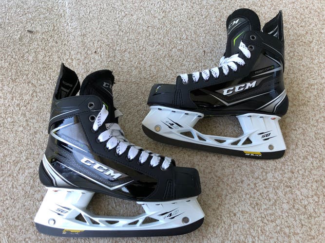 Senior New CCM Ribcore Silver Hockey Skates Regular Width Size 7.5