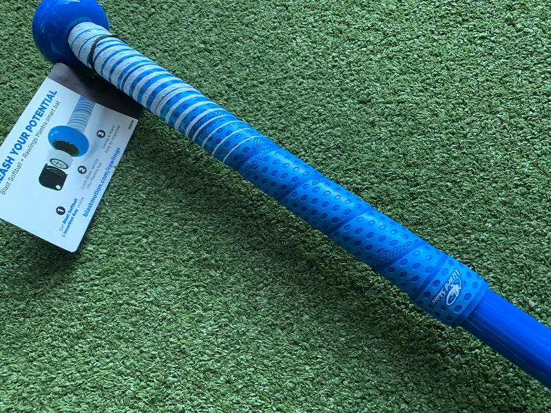 A gray Mantra Reverse fastpitch softball bat
