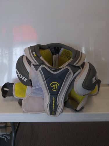 Used Warrior Dynasty Lg Ice Hockey Shoulder Pads