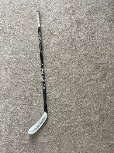 Intermediate Right Handed P28 Super Tacks AS3 Pro Hockey Stick