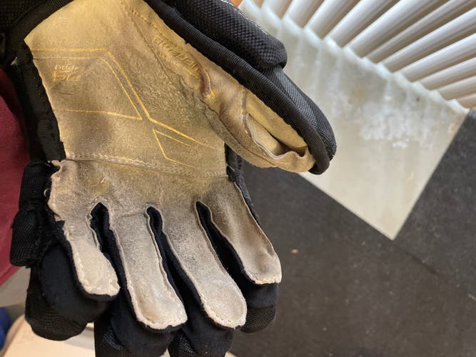 Bauer 15"  Supreme 2S Pro Gloves