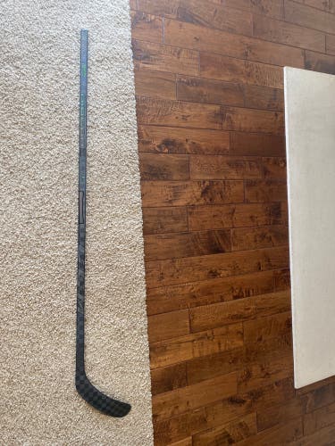 Intermediate Right Handed P29  RibCor Trigger 6 Pro Hockey Stick