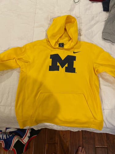 Youth XL Group University of Michigan Sweatshirt