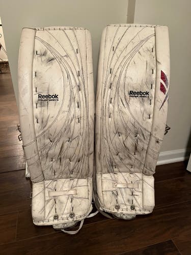 Reebok Premier III Goalie Pads Senior 34+2