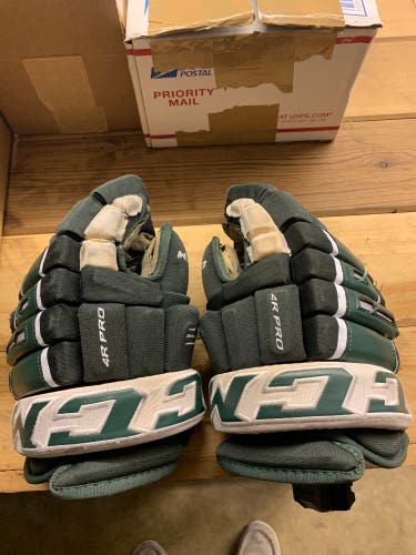 CCM 13" 4R Pro2 Gloves