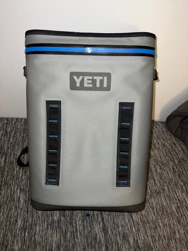 Yeti backpack cooler 25 Can Max (Nwot)