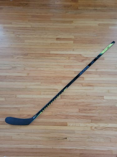 Used 80 Flex RH Warrior Alpha DX Hockey Stick P28M