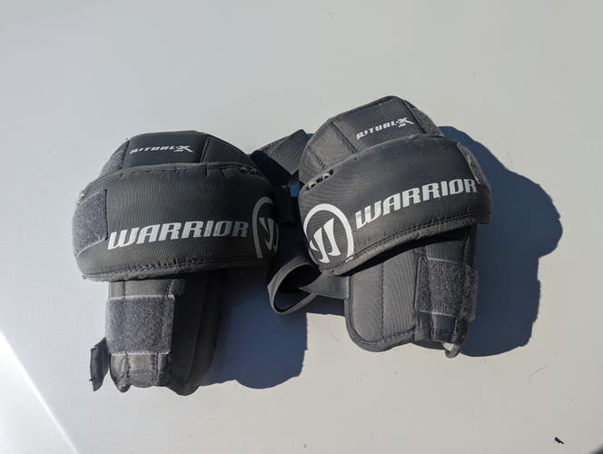 Used Warrior Goalie Knee Pads Size Jr