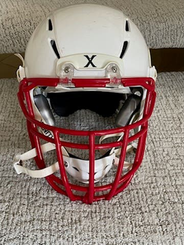 Youth Used Xenith EPIC+ Youth Helmet 2017. Great condition. Like new. Used 1 season. Size Medium