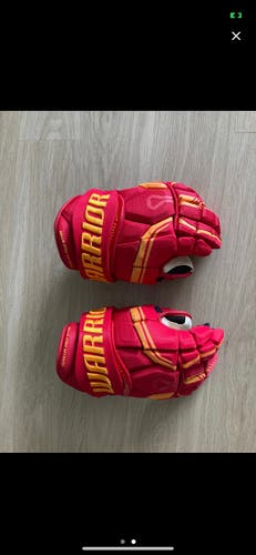 Brand New Warrior 13" Pro Stock Covert QRE Gloves Kunlun Red Star