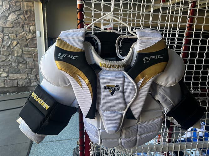 Vaughn Epic 8400 Goalie Chest Protector Size Adult Small