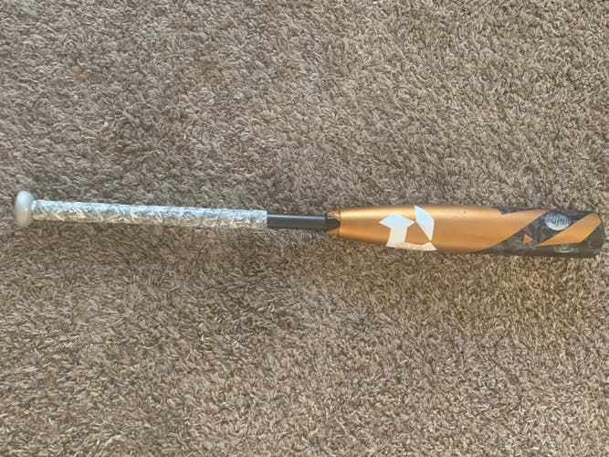 Used USSSA Certified 2022 DeMarini Composite Zoa Bat (-10) 21 oz 31"