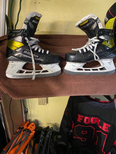 Used Bauer Regular Width  Size 6.5 Supreme 3S Hockey Skates