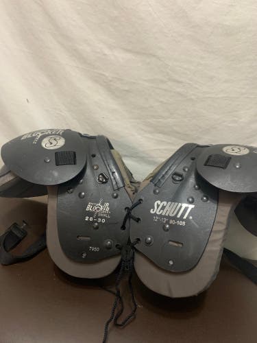 Youth Small Schutt Jr Blocker Shoulder Pads Small 90-105 Lbs