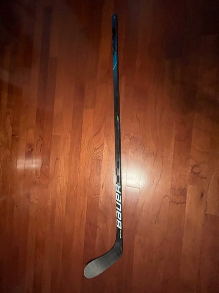 Intermediate Right Handed P28  Nexus Geo Hockey Stick