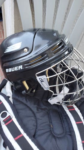 Sr Large Bauer HH4000 Helmet with cage