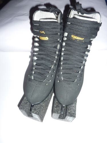 JACKSON “MYSTIQUE” Boy’s Size 3.5 Medium Width Figure Ice Skates  Model JU #1593