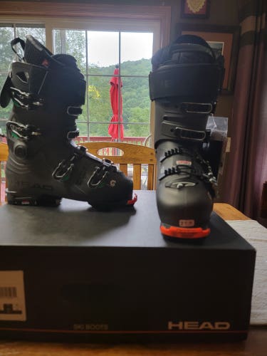 New HEAD Kore 1 Ski Boots 27.5