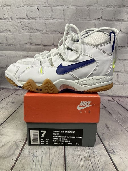 Saludo desnudo Correo aéreo Nike Air Bohemian Light Womens Athletic Shoes Size 7 White Blue New With  Box | SidelineSwap