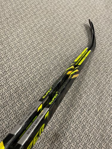 2-PACK CCM AS4 Pro 50 flex P88 curve right hand sticks