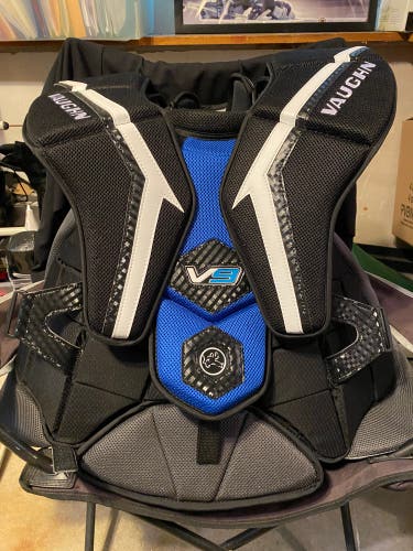 Vaughn  Velocity V9 Pro Goalie Chest Protector