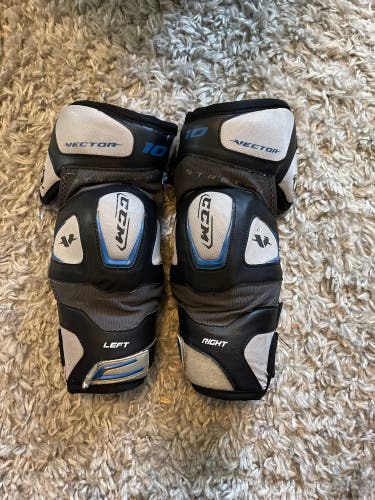 Used Medium CCM Vector Elbow Pads