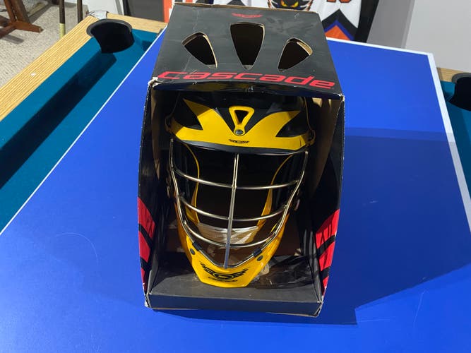 Used Player's Cascade R Helmet