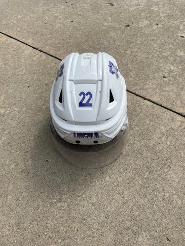 Used Medium Bauer  Re-Akt 150 Helmet
