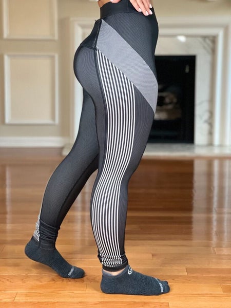 Fabletics Women's Ultra High Waist Seamless Sprint Leggings Size XS Black  Gray