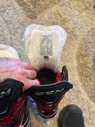 Used CCM Regular Width Size 5.5 JetSpeed FT480 Hockey Skates