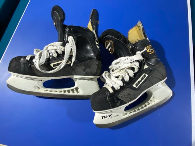 Senior Used Bauer Supreme 5000 Hockey Skates Regular Width Size 8
