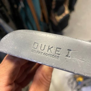 DUKE I Golf Putter In Right hand